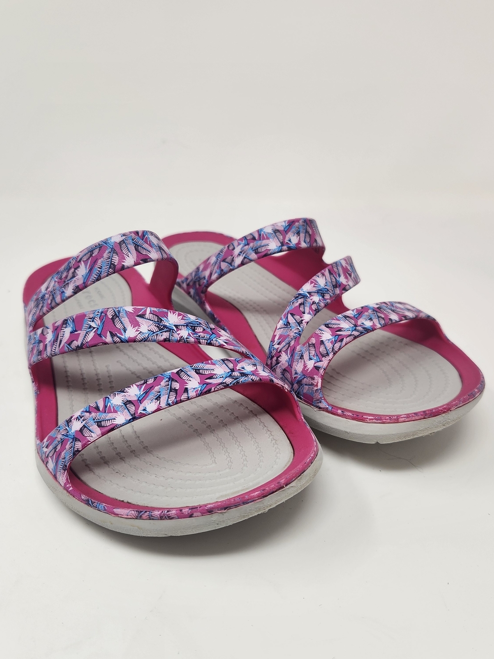 Crocs Women's Swiftwater Graphic Sandals - size 6